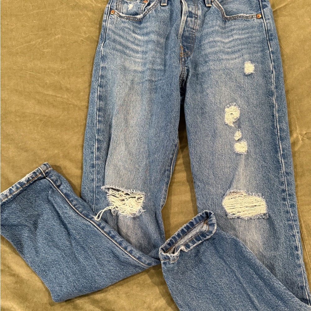 Levi’s women’s 501 straight leg ripped jeans